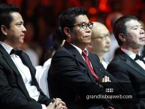 莱万独中四,巴萨逆袭瓦,伦西亚,新葡京,新葡京app,新葡京娱乐,新普京赌场